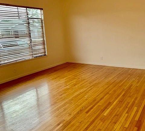 2nd image of 3037 E 4th St #1-3037-01