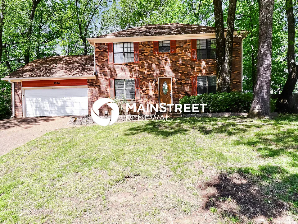 1422 Hawkcrest Cv N