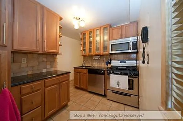 Sold by Bond New York | media 9