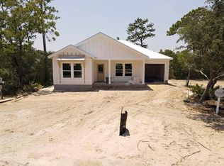 121 Anhinga Ct, Carrabelle, FL 32322