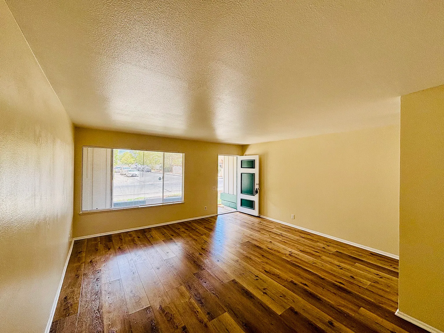 4 bed, 1753 sqft, $2,599 — Photo 3