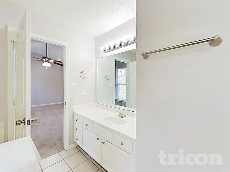 1606 Oak Knoll Ln — Photo 10