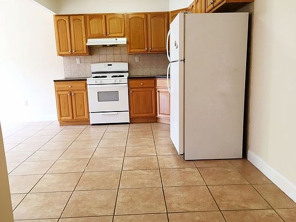 5th image of 2447 44th St Ste 3