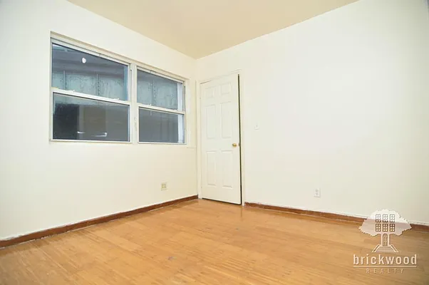 Rented by Brickwood Realty | media 7