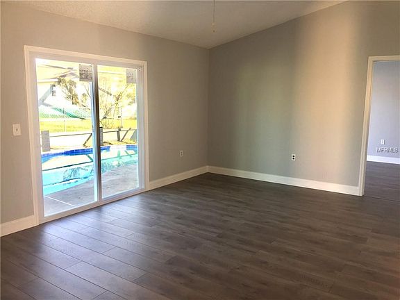 5th image of 611 Reindeer Dr