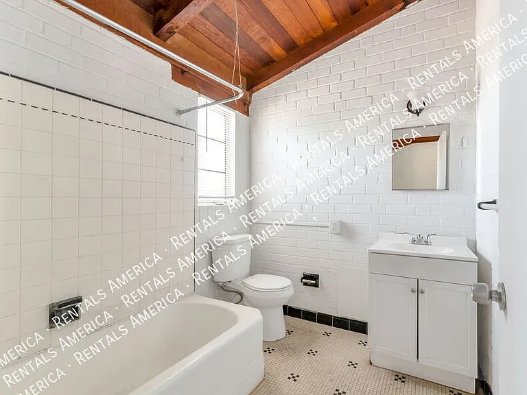 947 N Alvernon Way #7 — Photo 8