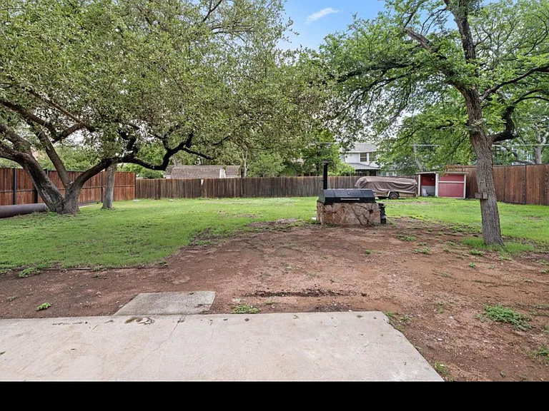 9201 Robins Nest Ln — Photo 9