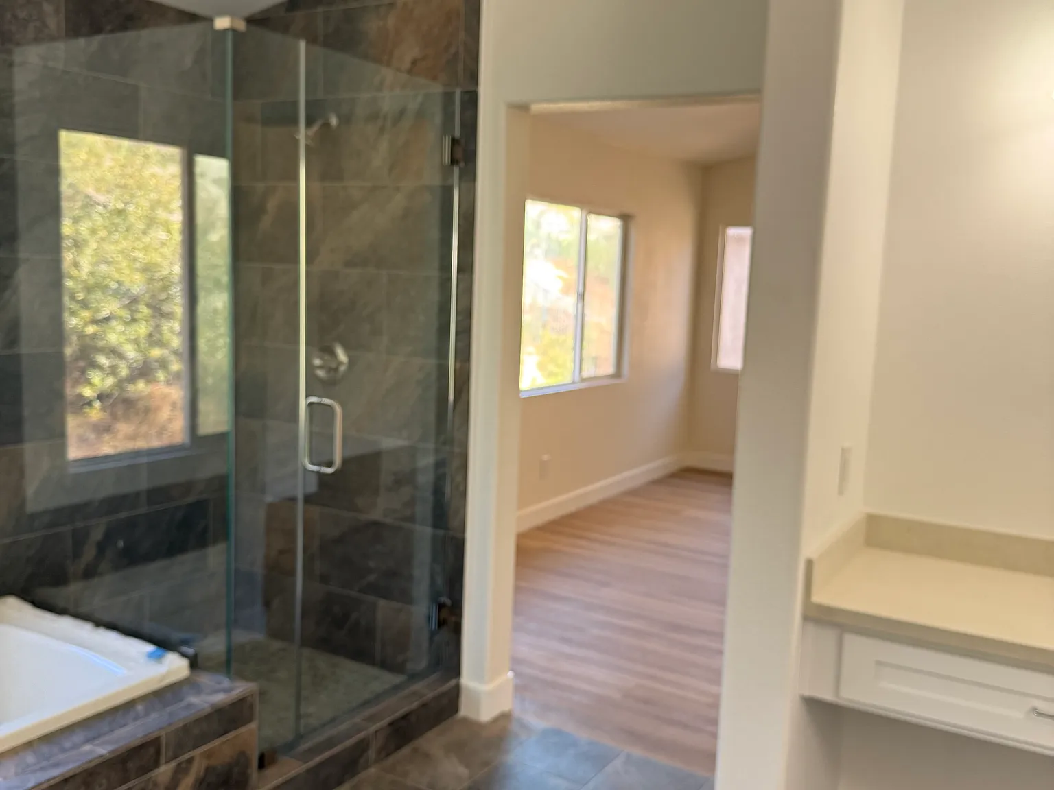 4 bed, 3213 sqft, $4,195 — Photo 2