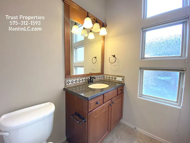 1932 Lone Tree Ln — Photo 14