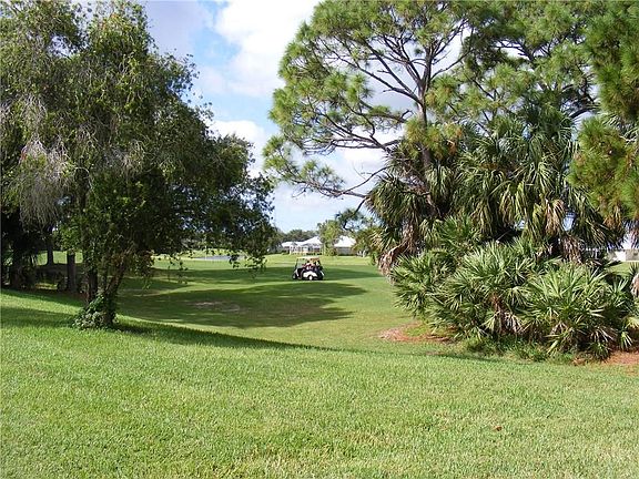 5th image of 1604 SW Monarch Club Dr