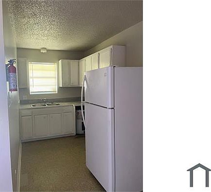 2nd image of 905 Campus St #208