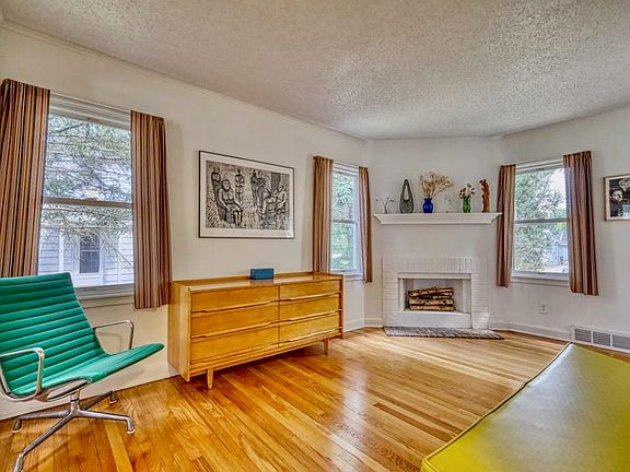 5th image of 3721 Busse St