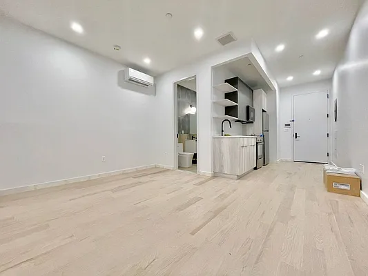 Rented by Doorway NYC, LLC | media 17