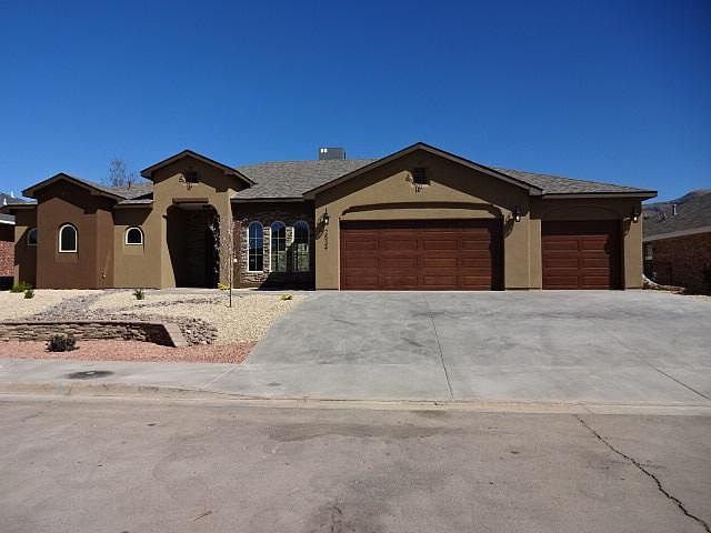 1st image of 2534 Desert Hills Dr