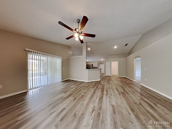 2nd image of 586 N Gloria Dr