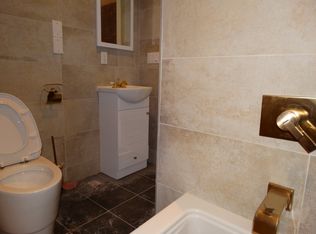 240 Schaefer St, Brooklyn, NY 11207