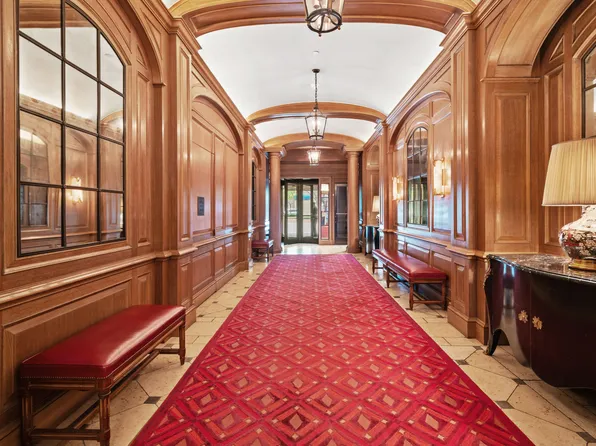465 Park Avenue image 8 of 9