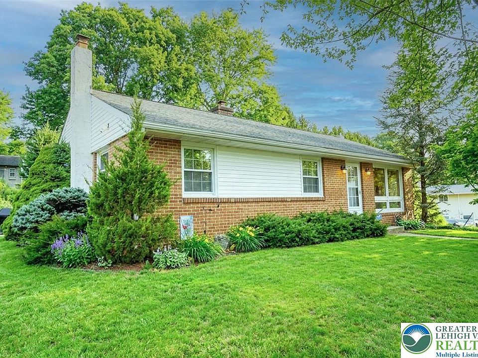 1st image of 5556 Park Valley Rd