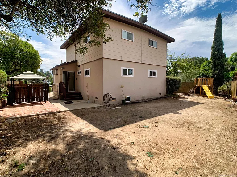 6190 Dixie Dr — Photo 13