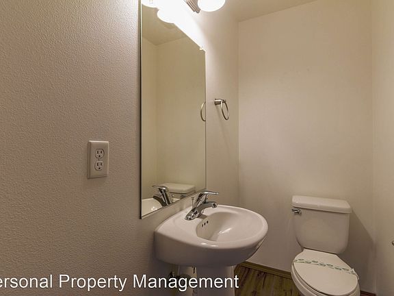 5th image of 7211 NE 136th Ct