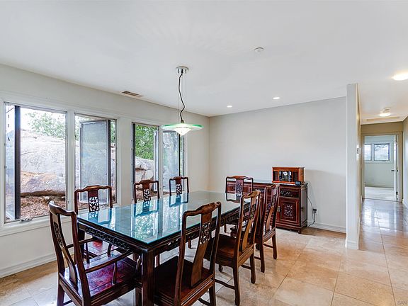 4th image of 15758 Rosemont Ln