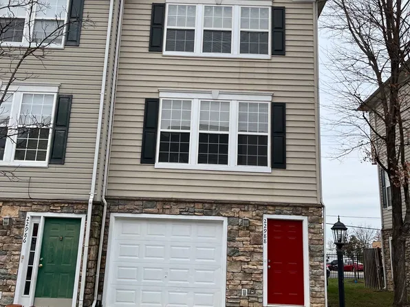 22988 Fontwell Sq, Sterling, VA 20166