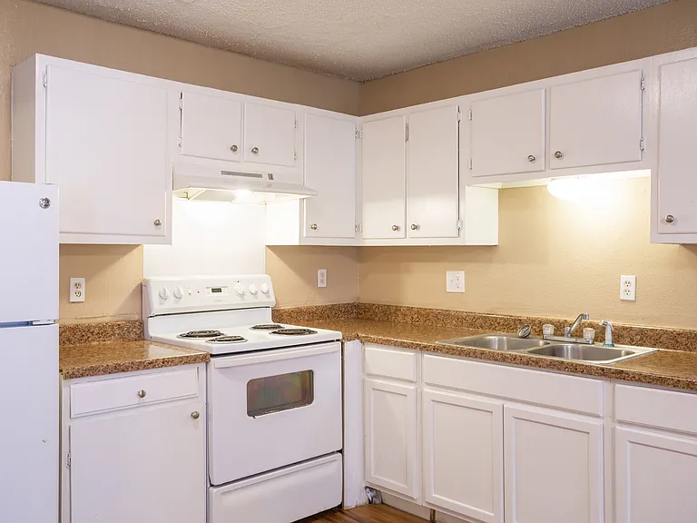1052 N Ardenwood Dr #A — Photo 5