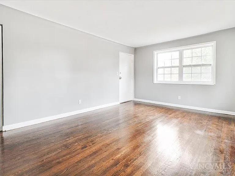 1638 Crest Hill Ave #3 — Photo 6