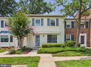 682 Azalea Dr #6, Rockville, MD 20850