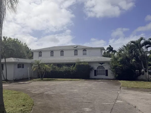 8781 N BATES Road, Palm Beach Gardens, FL 33418