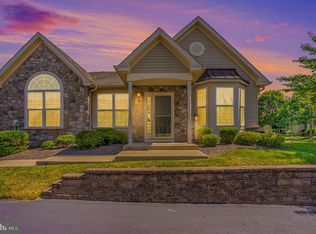 110 Pebble Beach Dr, Royersford, PA 19468