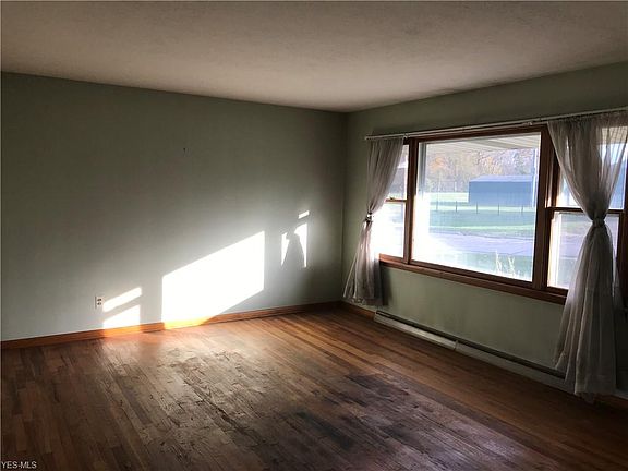 3rd image of 349 E Homestead St