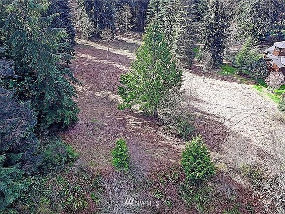 2nd image of 26 SE Camano Dr