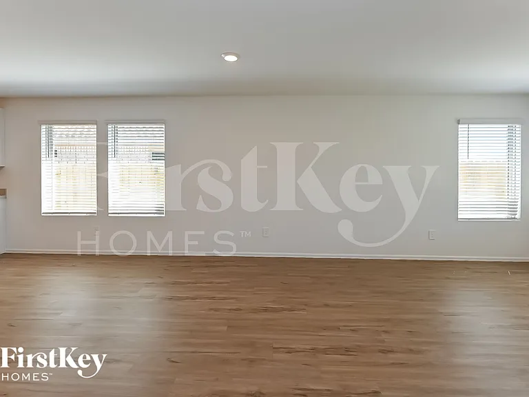 24215 Becker Hollow Ln — Photo 4