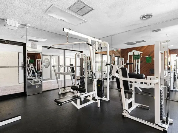 5216 NE 6th Ave #B3, Oakland Park, FL 33334