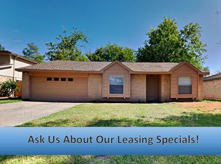 5907 Country Pl, League City, TX 77573