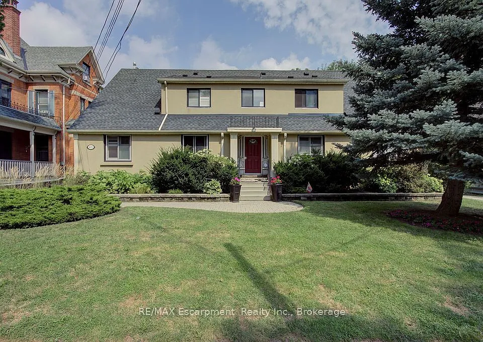 425 Burlington Ave #4
