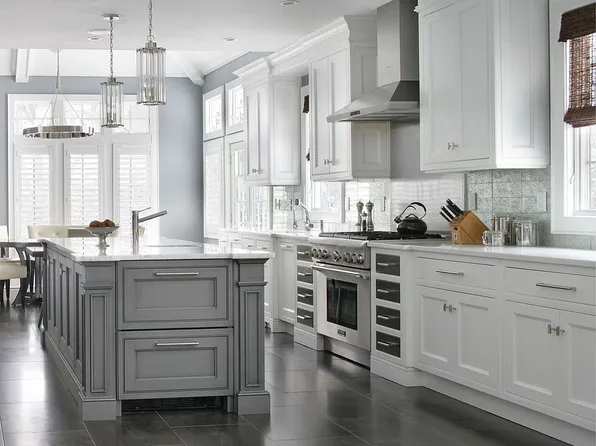 2407 Delancey St, Philadelphia, PA 19103