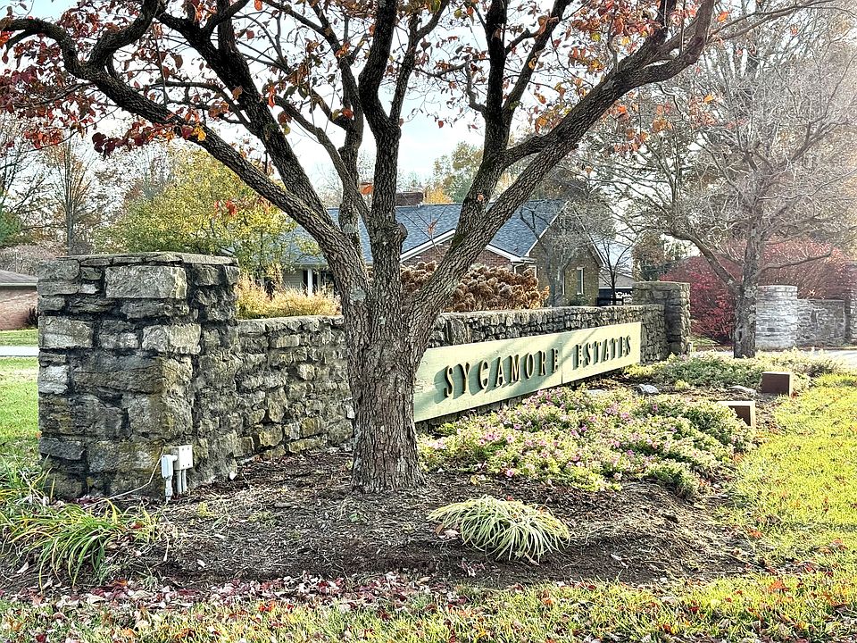 Entrance to the neighborhood.