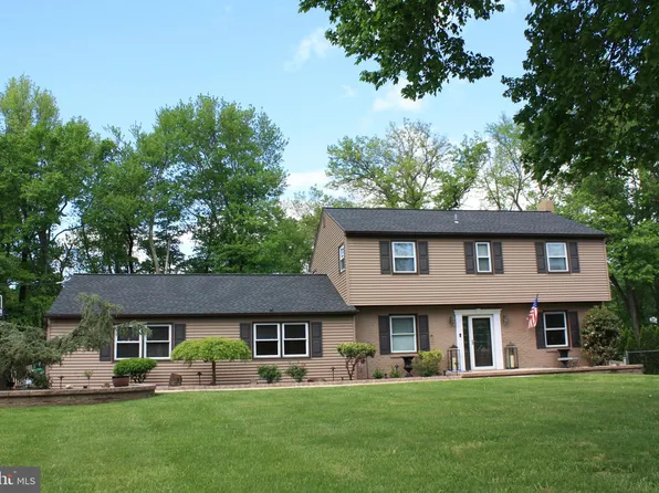 21 S Homestead Dr, Yardley, PA 19067