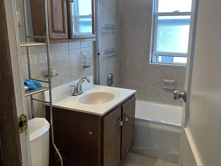 35 Olney St #3 — Photo 5