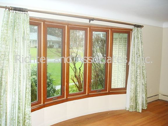 Living room Bay window