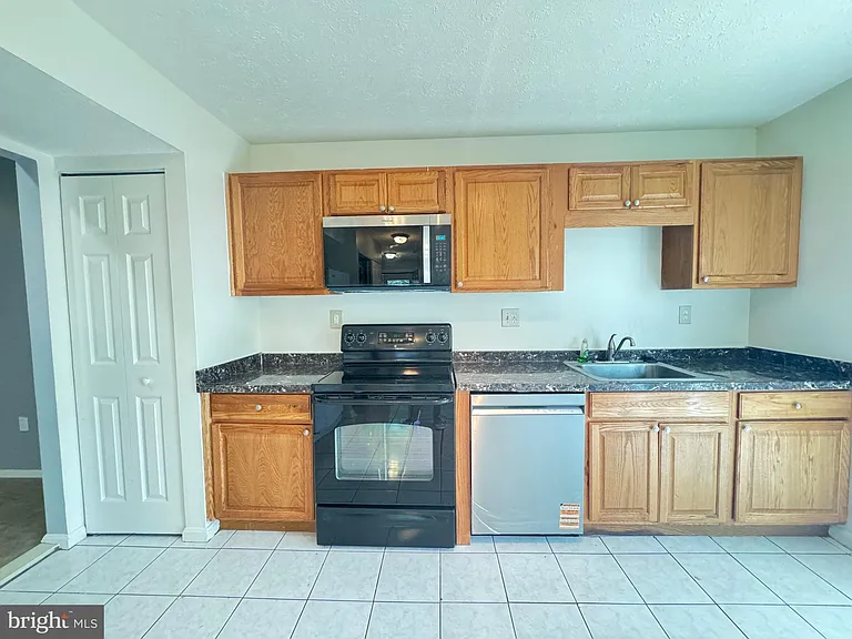 7233 Mill Creek Ct — Photo 7