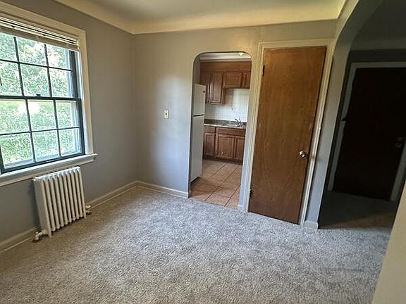 4th image of 19351 Lakeshore Blvd #4