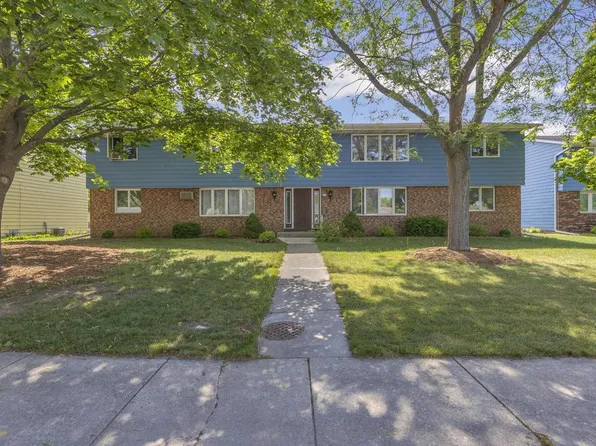 215 S 11 STREET, Oostburg, WI 53070