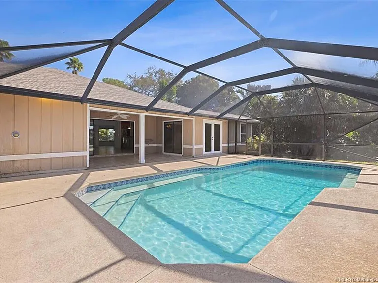 3074 NE Loquat Ln — Photo 30