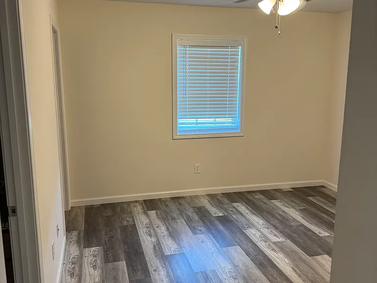 1617-1619-1637 1617ripley160e #1617 — Photo 3