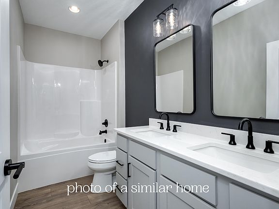 5th image of 7001 Black Oak Dr