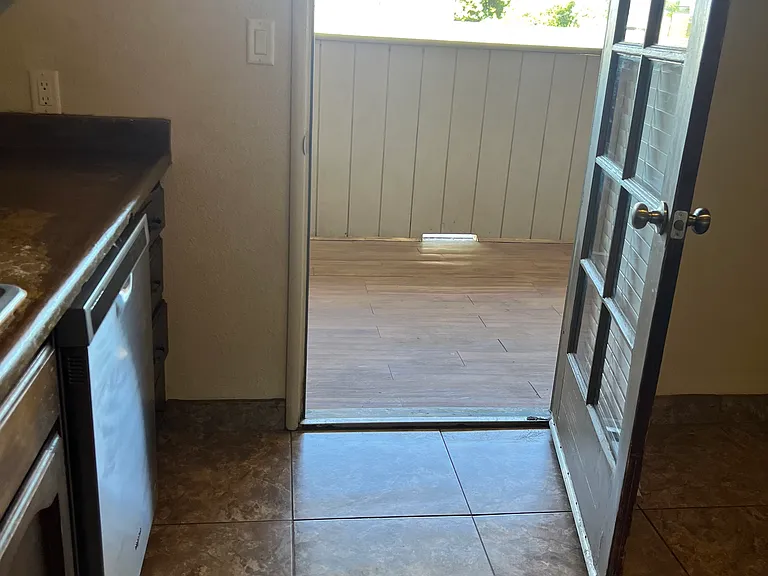 1823 W Whitendale Ave #1823 — Photo 8