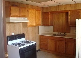 2nd image of 36 Grosvenor Ave #2